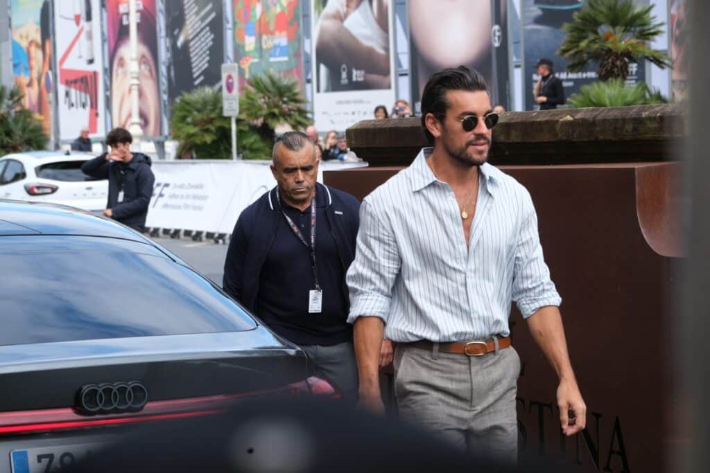 WhatsApp Image 2025 09 24 at 14.00.07 (Fotos) Más rostros conocidos llegan al Zinemaldi