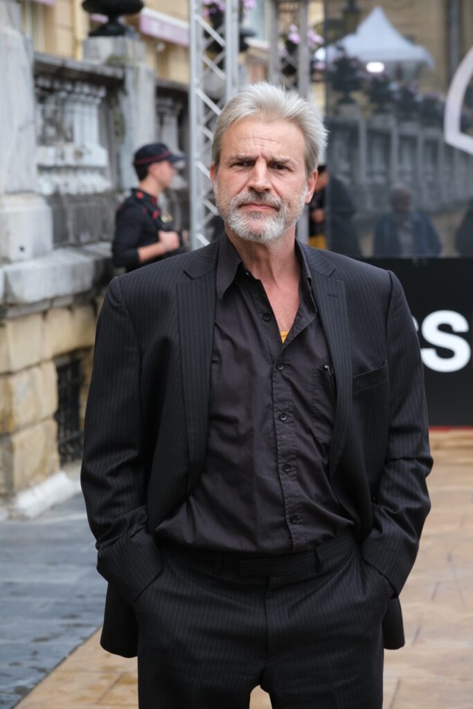 WhatsApp Image 2025 09 24 at 14.00.08 1 (Fotos) Más rostros conocidos llegan al Zinemaldi