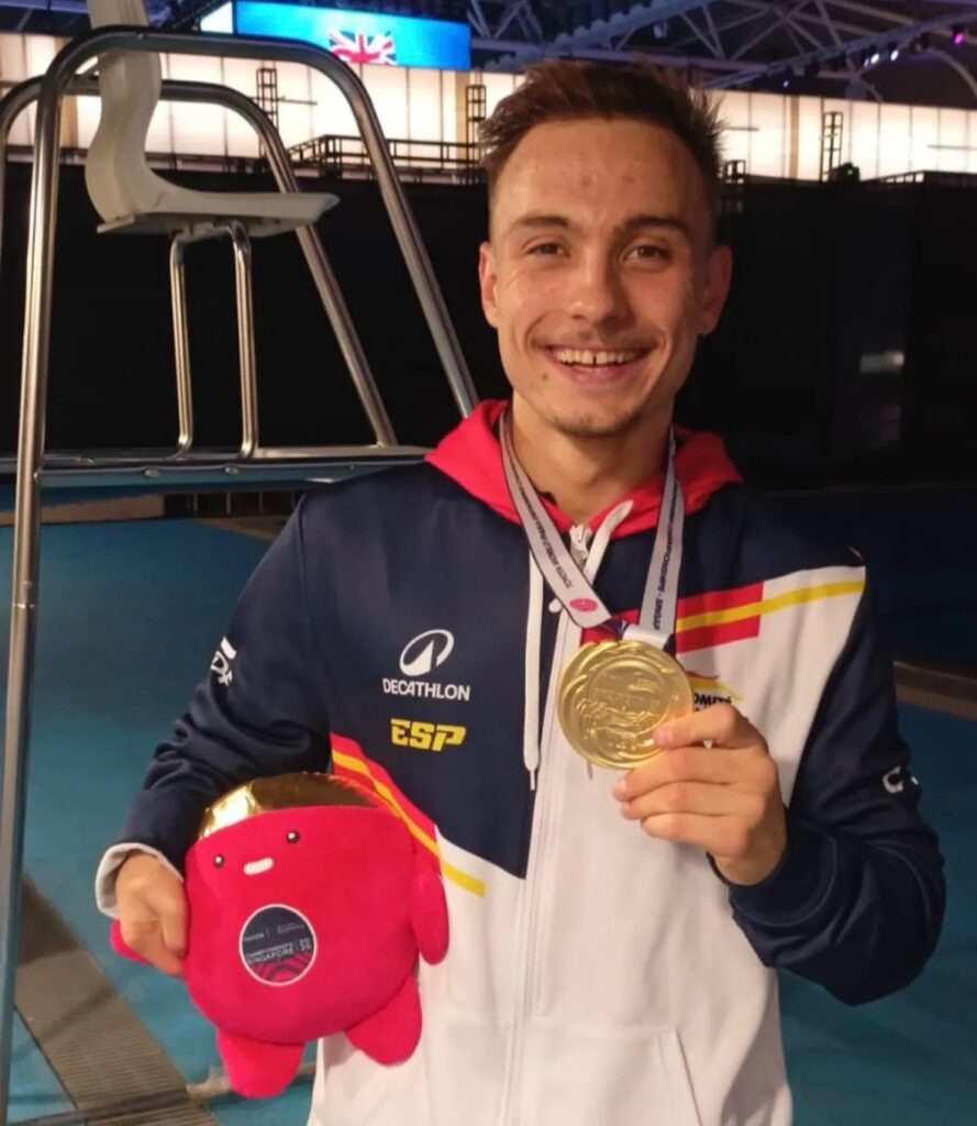 El donostiarra Iñigo Llopis, campeón del mundo en los 100 metros espalda en Singapur 2 llopis El donostiarra Iñigo Llopis, campeón del mundo en los 100 metros espalda en Singapur