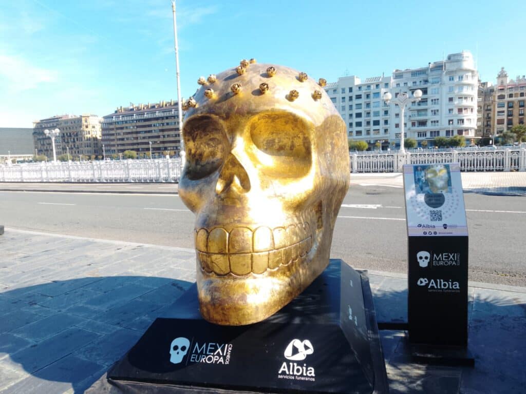 WhatsApp Image 2025 10 01 at 13.14.38 (Fotos) Donostia acoge la exposición Mexicráneos hasta el 2 de noviembre