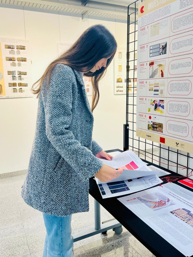 WhatsApp Image 2025 10 06 at 10.46.29 Una exposición reivindica el color y la identidad del Ensanche donostiarra