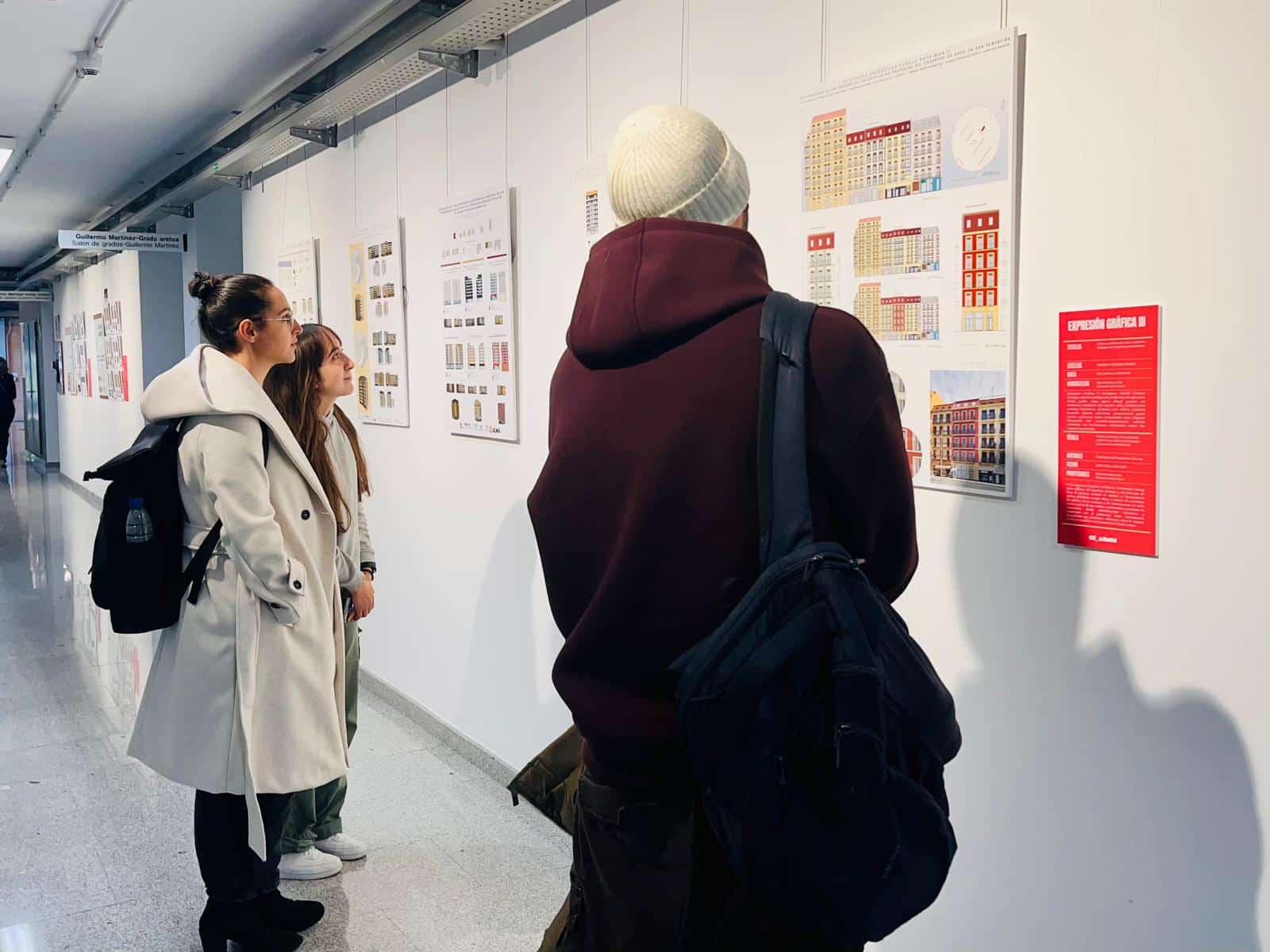 WhatsApp Image 2025 10 06 at 10.46.30 Una exposición reivindica el color y la identidad del Ensanche donostiarra