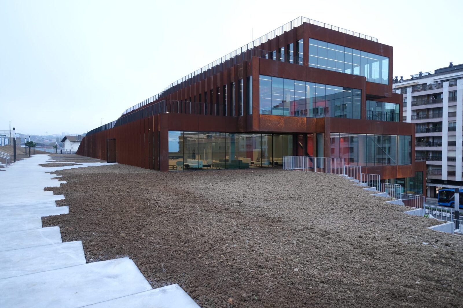 WhatsApp Image 2025 10 17 at 09.06.53 1 El GOe de Gros abre sus puertas y muestra sus recovecos (FOTOS)