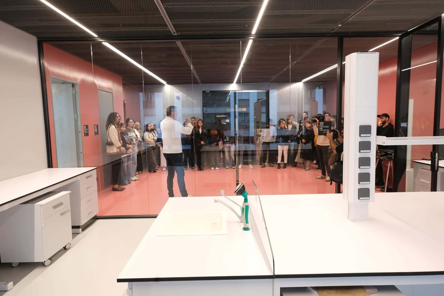 WhatsApp Image 2025 10 17 at 09.32.49 1 El GOe de Gros abre sus puertas y muestra sus recovecos (FOTOS)