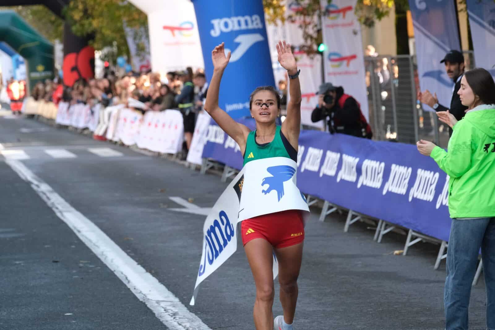 WhatsApp Image 2025 11 09 at 11.11.58 1 (Fotos) Raúl Celada y Katherine Tisalema dan la sorpresa en la Behobia-San Sebastián