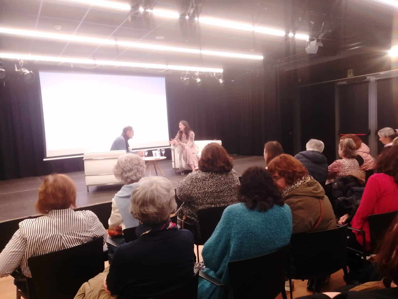 WhatsApp Image 2025 11 11 at 19.02.08 Espido Freire reivindica la inteligencia y la ironía de Jane Austen frente a la faceta amorosa en Literaktum