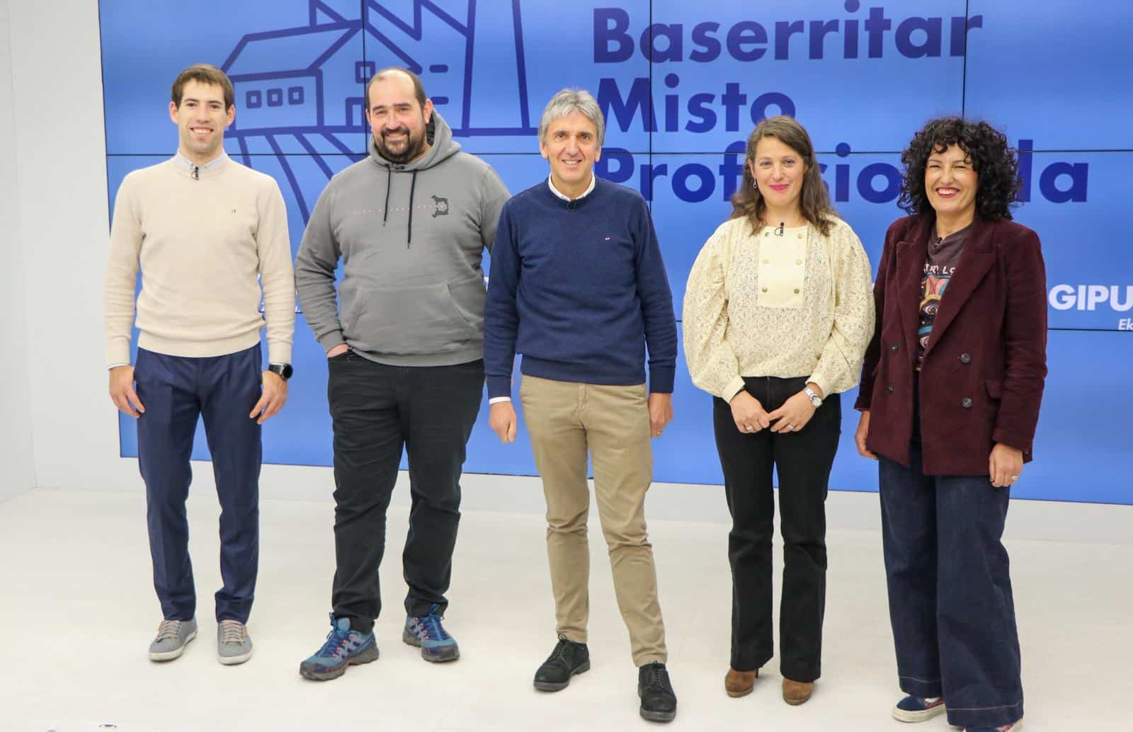 Quince baserritarras participan ya en el programa Baserritar Misto Profesionala de la Diputación 1 Baserritarr Quince baserritarras participan ya en el programa Baserritar Misto Profesionala de la Diputación