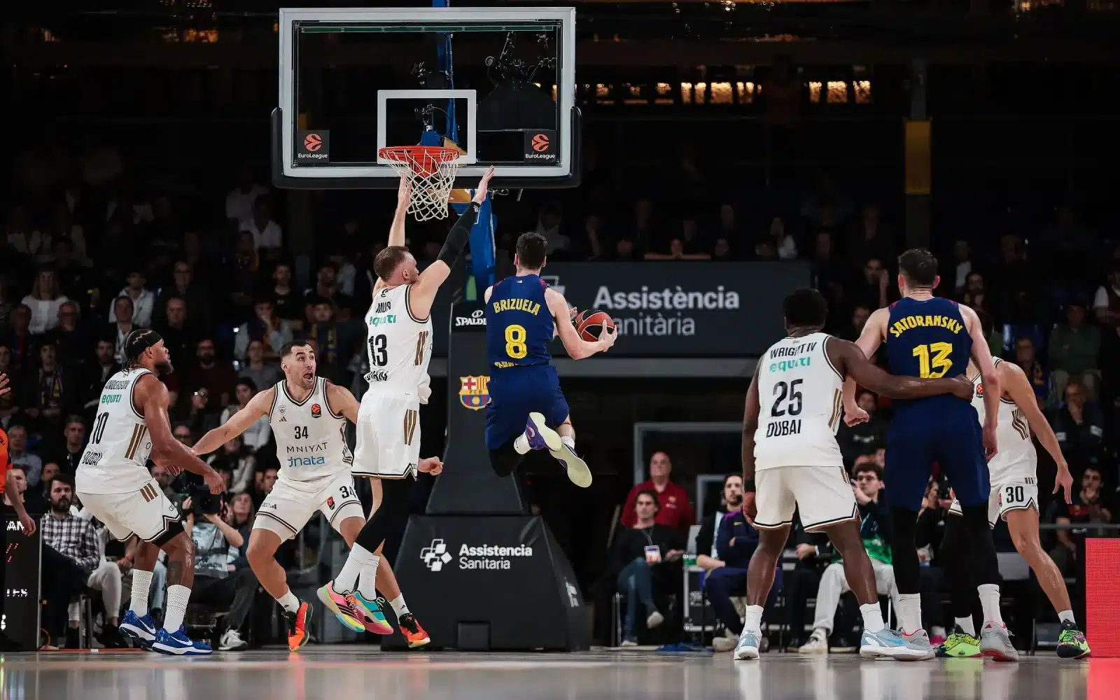 Brizuela Exhibición y canasta definitiva del donostiarra Darío Brizuela para darle el triunfo al Barcelona ante Dubai
