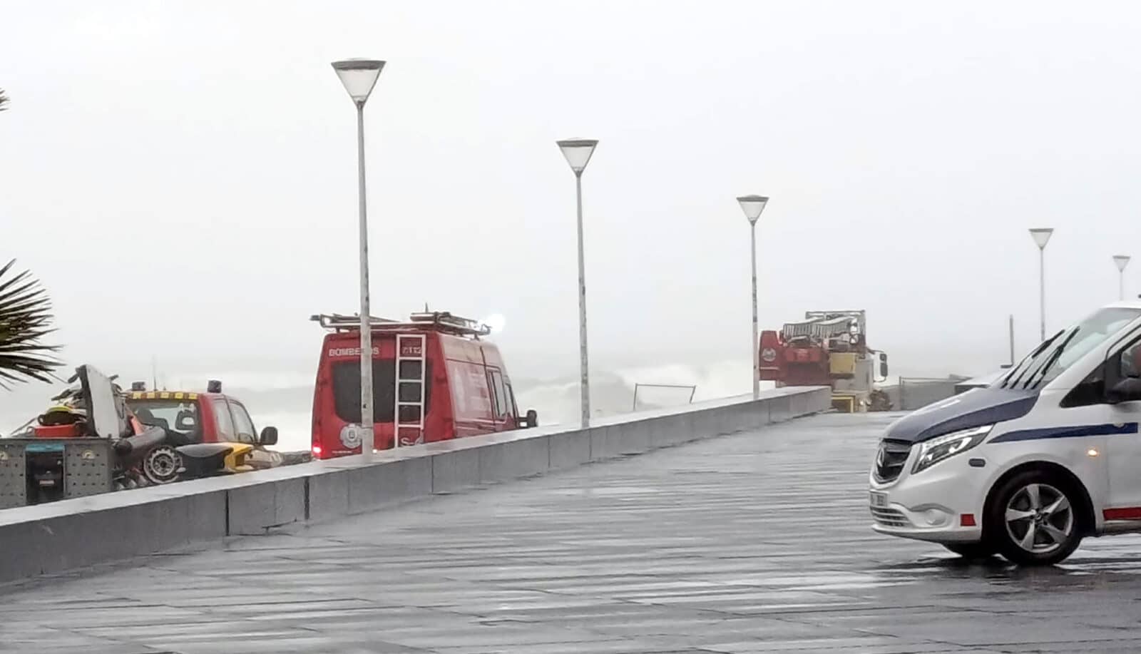 Kursaal accidente Rescatan el cuerpo del hombre caído al mar junto al Kursaal en plena alerta por temporal
