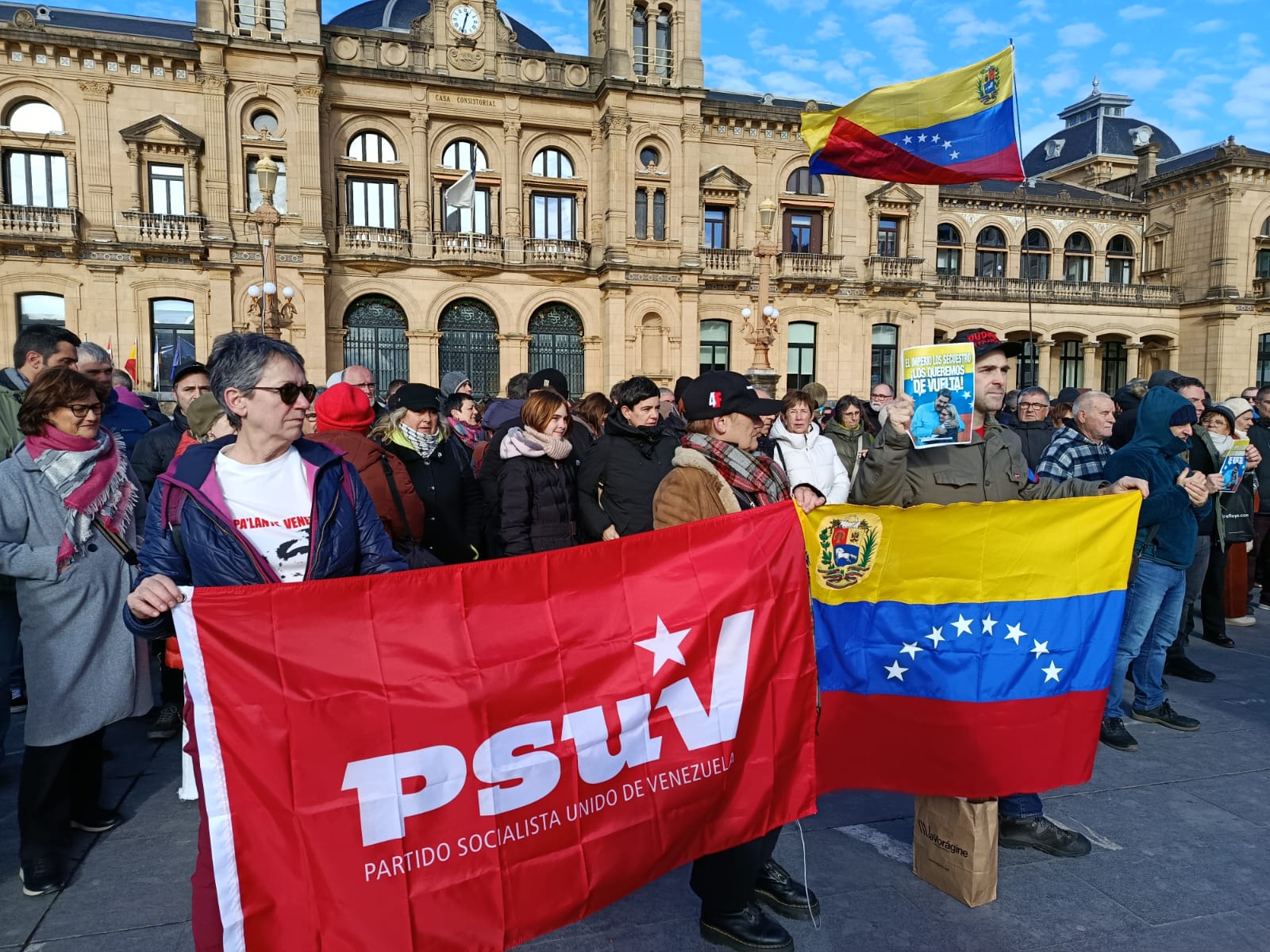 WhatsApp Image 2026 01 04 at 12.35.26 Protesta en Donostia contra el ataque de Estados Unidos a Venezuela
