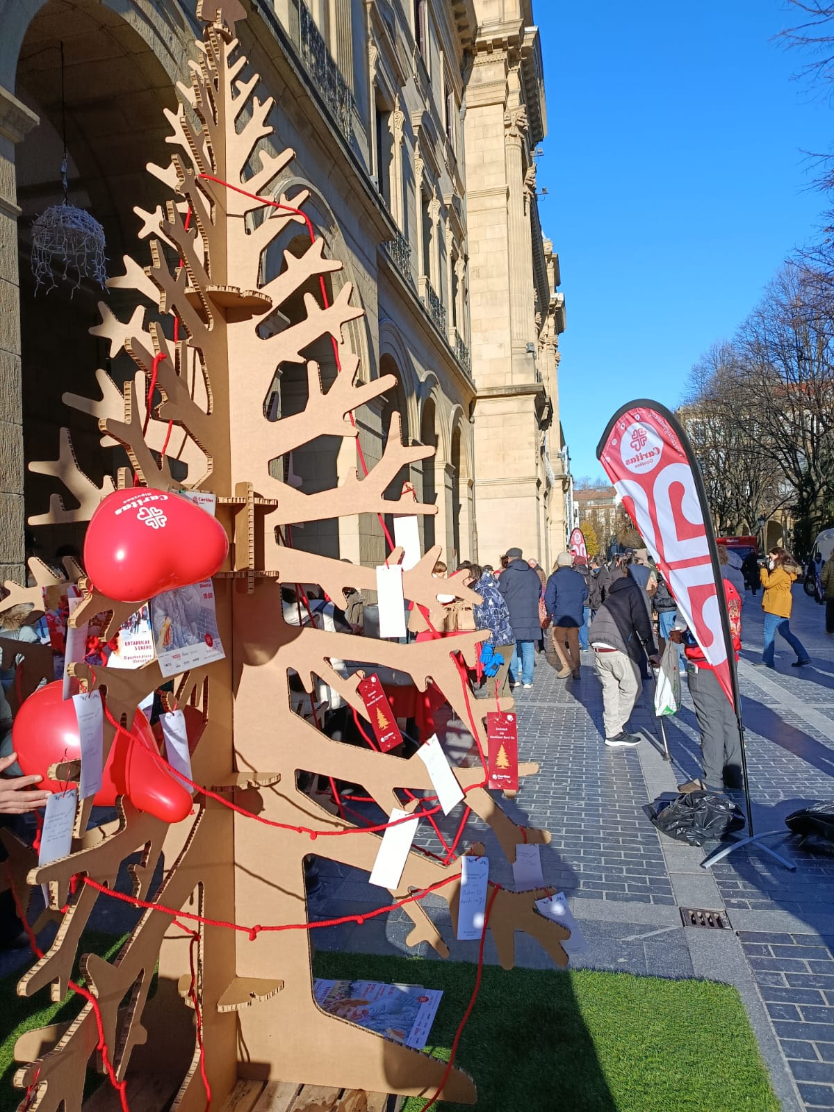 WhatsApp Image 2026-01-05 at 11.53.23 WhatsApp Image 2026 01 05 at 11.53.23 Roscón Solidario de Caritas y chocolate para calentar la fría mañana en Donostia