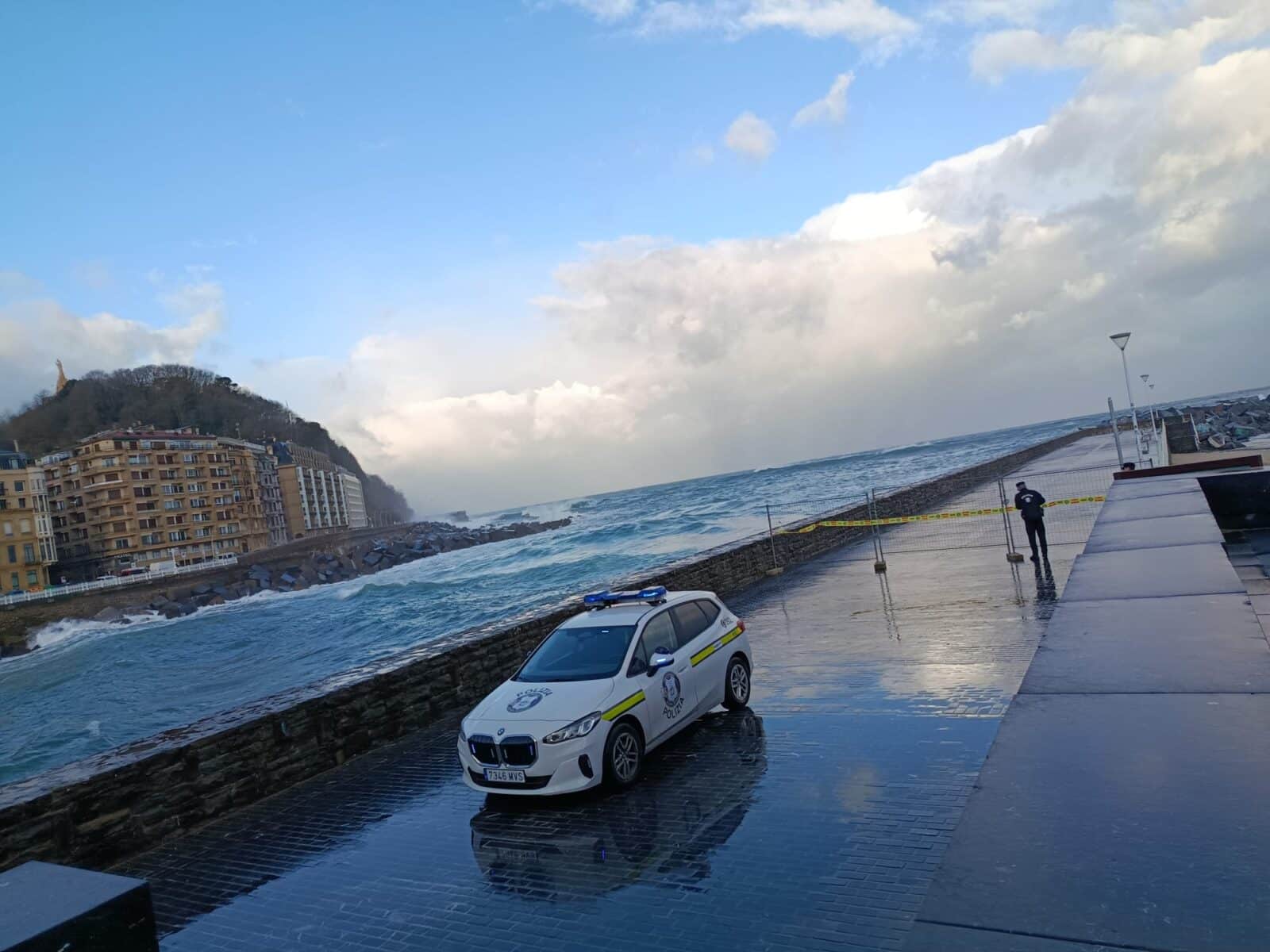 WhatsApp Image 2026-01-09 at 10.11.47 (2) WhatsApp Image 2026 01 09 at 10.11.47 2 (Fotos y vídeo) La borrasca Goretti sacude con fuerza la costa donostiarra