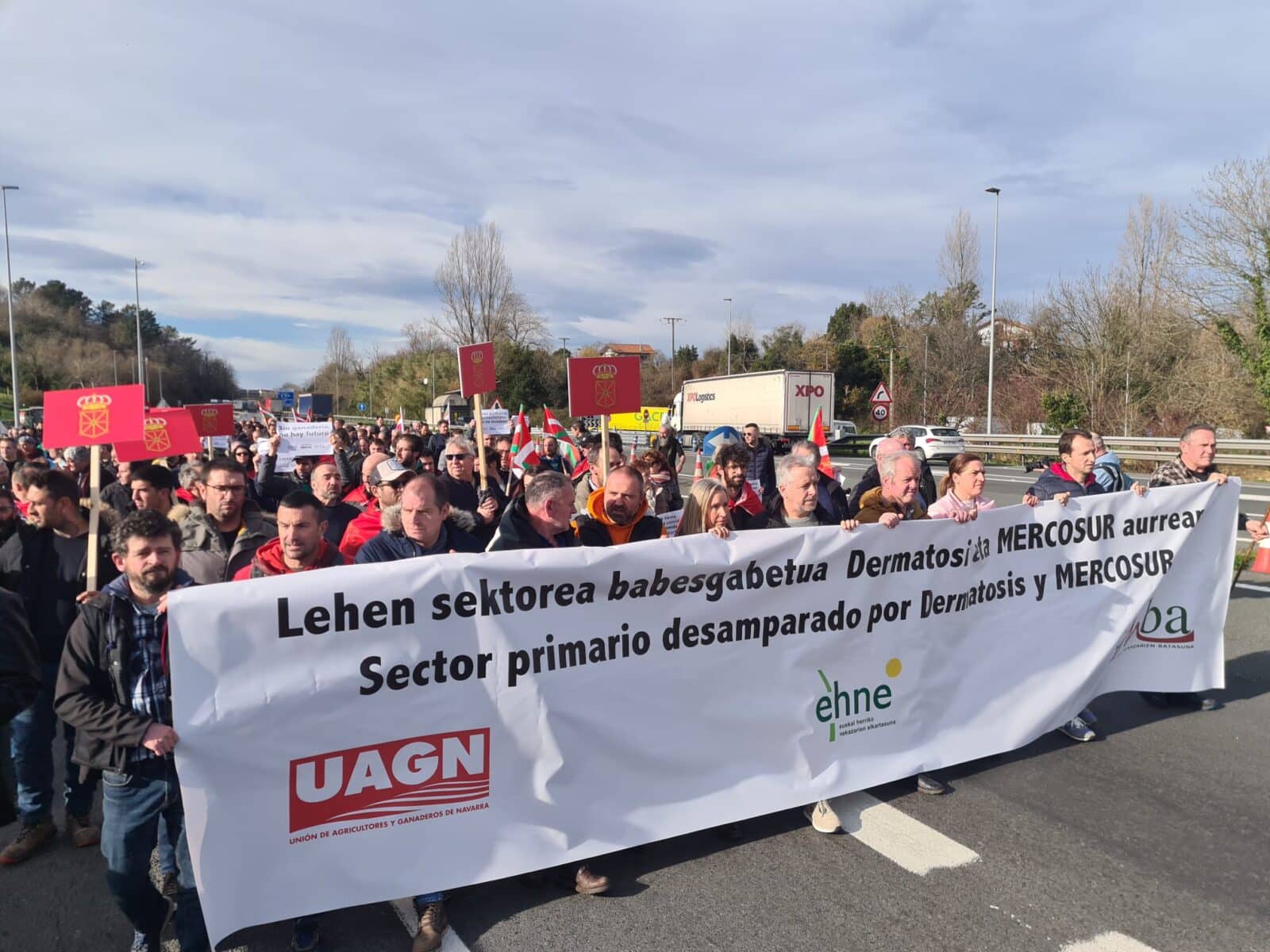 WhatsApp Image 2026 01 15 at 11.51.15 Ganaderos de Euskadi y Navarra denuncian en Irun el “desamparo” ante la dermatosis y el Mercosur
