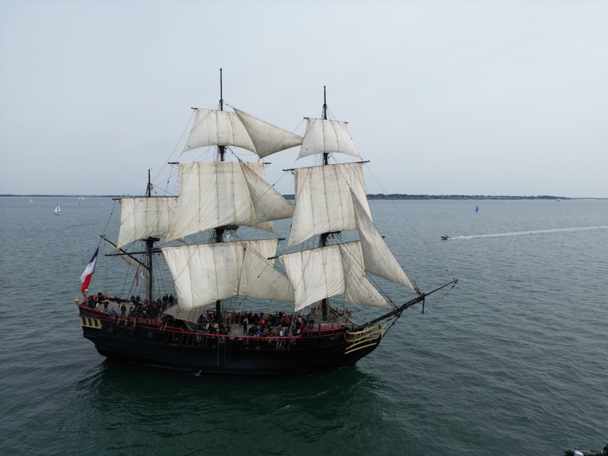 Etoile1 Etoile1 Étoile du Roy, la fragata de la película 'Napoleón' y la serie 'La fortuna', atracará en el Pasaia Itsas Festibala