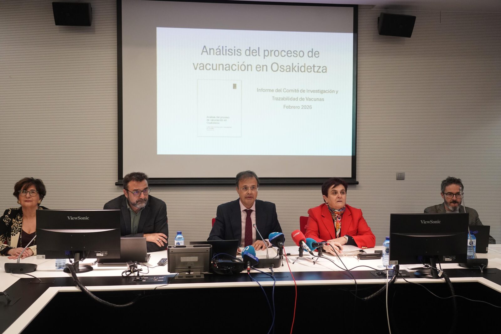 vacunacion Osakidetza califica de “puntual” el caso de las vacunas caducadas y asegura que el 99,85 % se administró correctamente