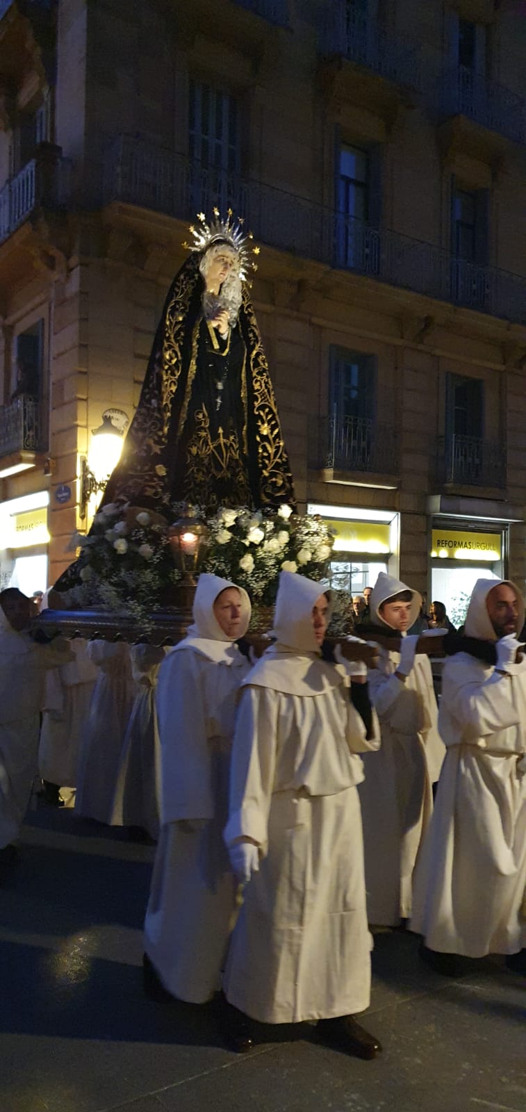 WhatsApp Image 2026 04 03 at 21.24.01 (Fotos) La procesión regresa a Donostia, 60 años después, acompañada por miles de personas