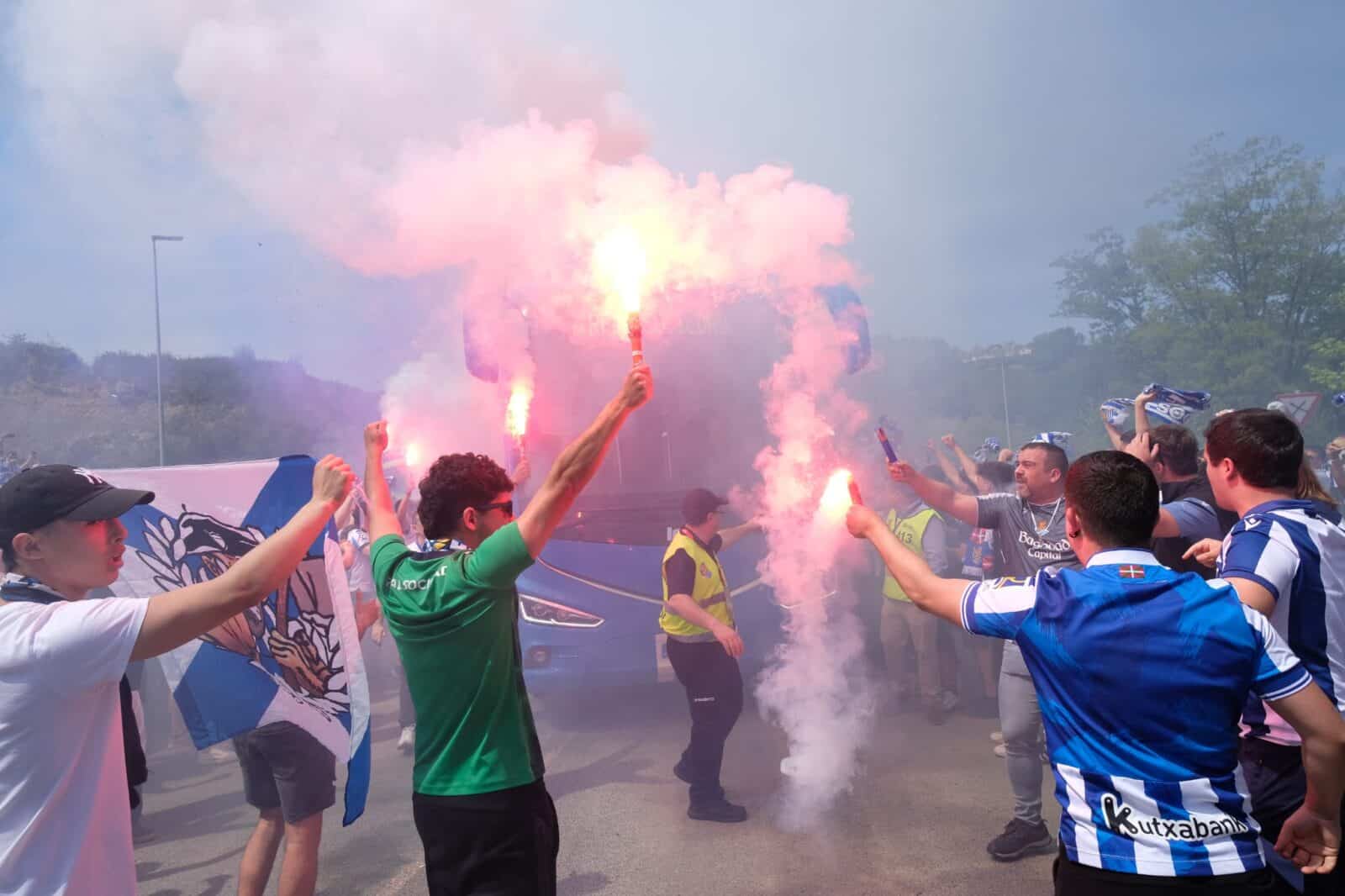 WhatsApp Image 2026 04 17 at 14.20.53 (Fotos) La Real parte hacia Sevilla