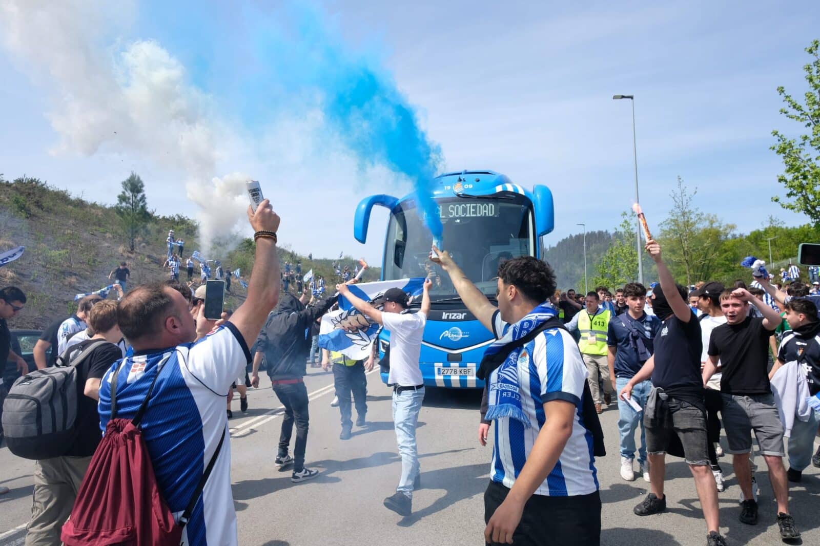 WhatsApp Image 2026 04 17 at 14.22.21 (Fotos) La Real parte hacia Sevilla