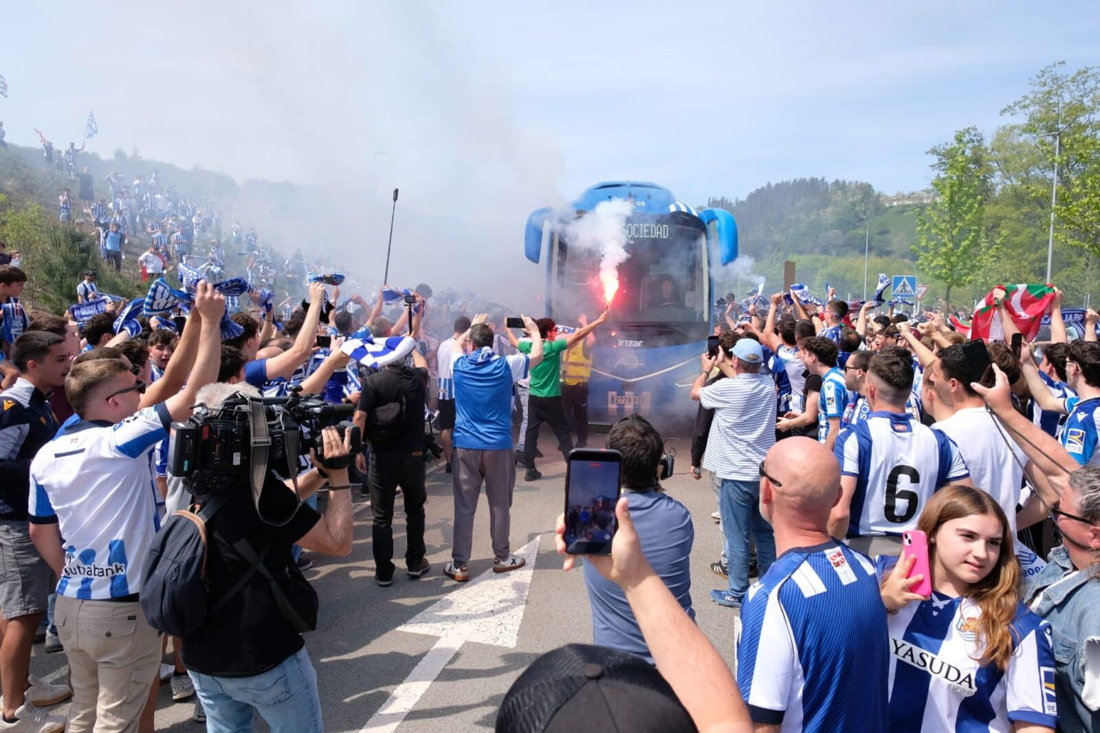 WhatsApp Image 2026 04 17 at 14.22.22 (Fotos) La Real parte hacia Sevilla