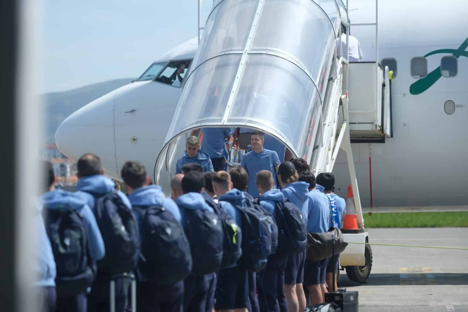 WhatsApp Image 2026 04 19 at 14.43.39 2 (Fotos) Los jugadores de la Real y la Copa ya están en casa