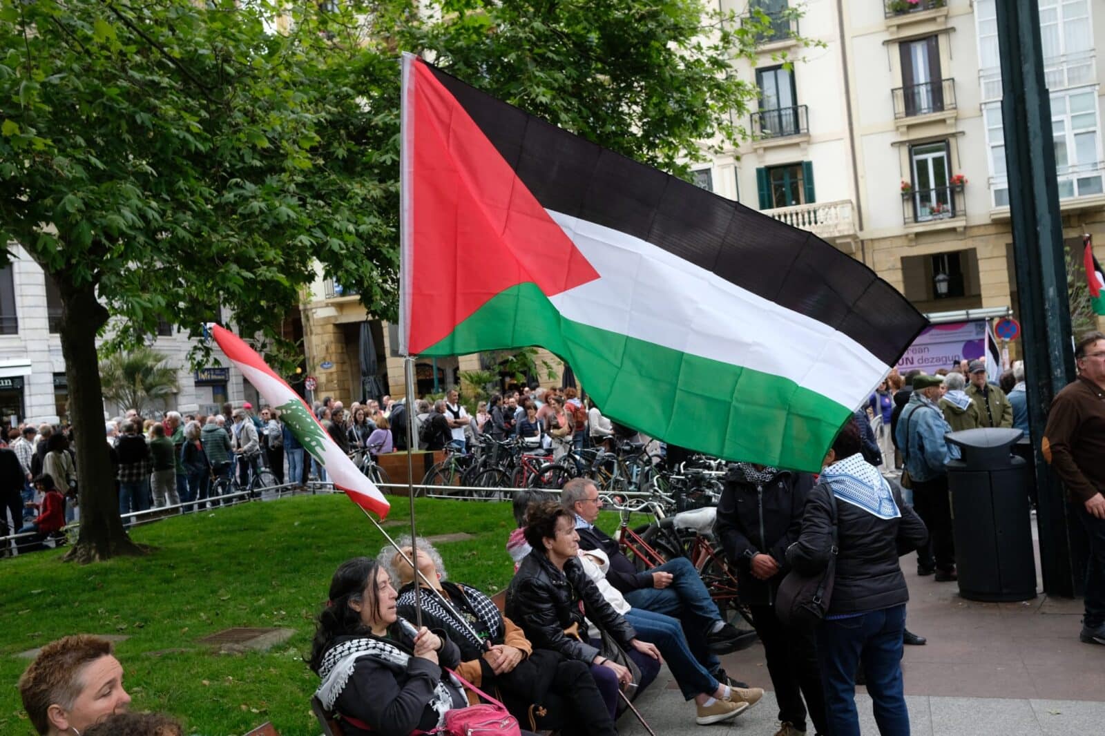 WhatsApp Image 2026 04 25 at 18.20.31 (Fotos) Multitudinaria protesta en Donostia contra el genocidio en Palestina