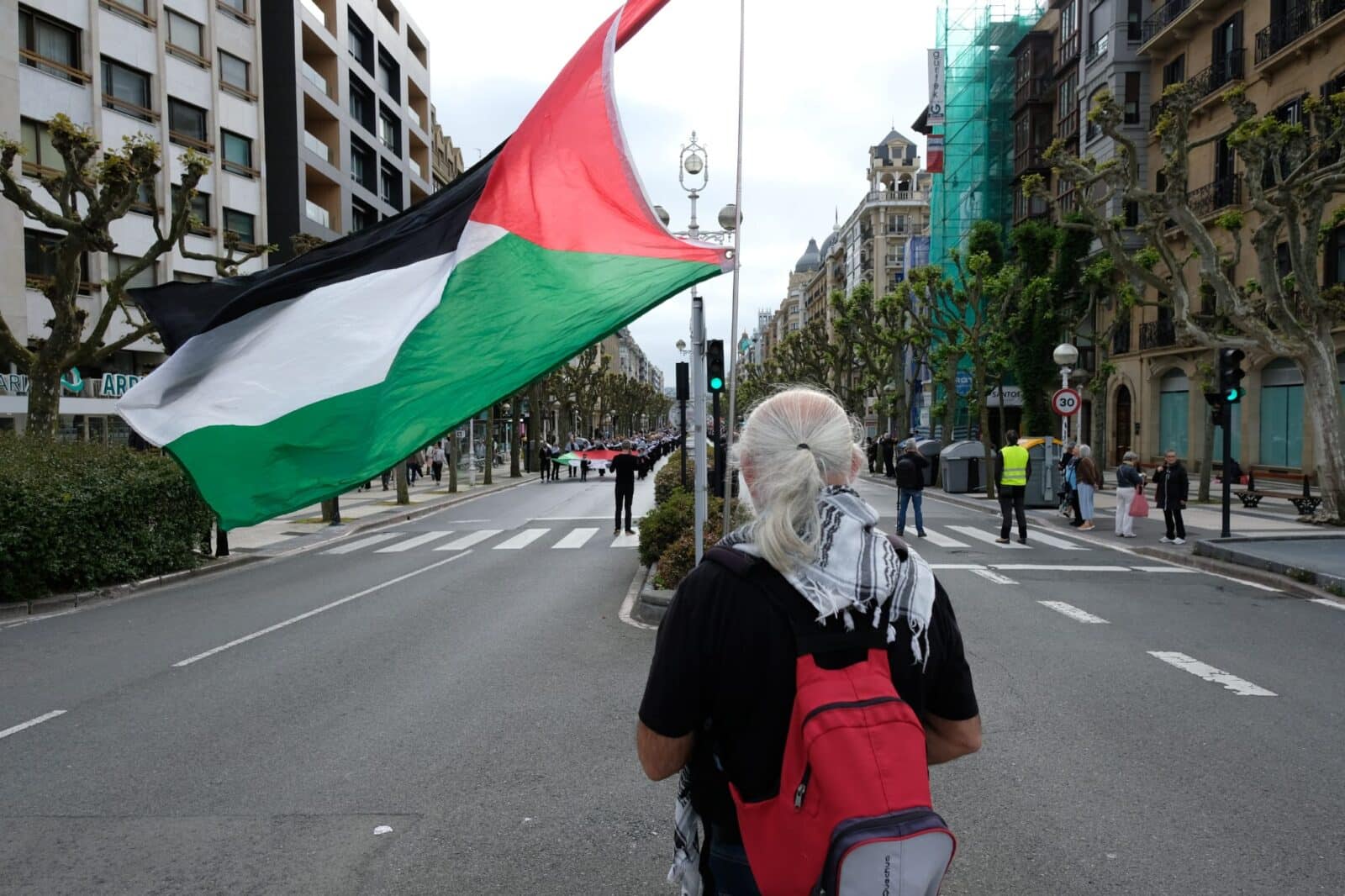 WhatsApp Image 2026 04 25 at 18.20.34 (Fotos) Multitudinaria protesta en Donostia contra el genocidio en Palestina
