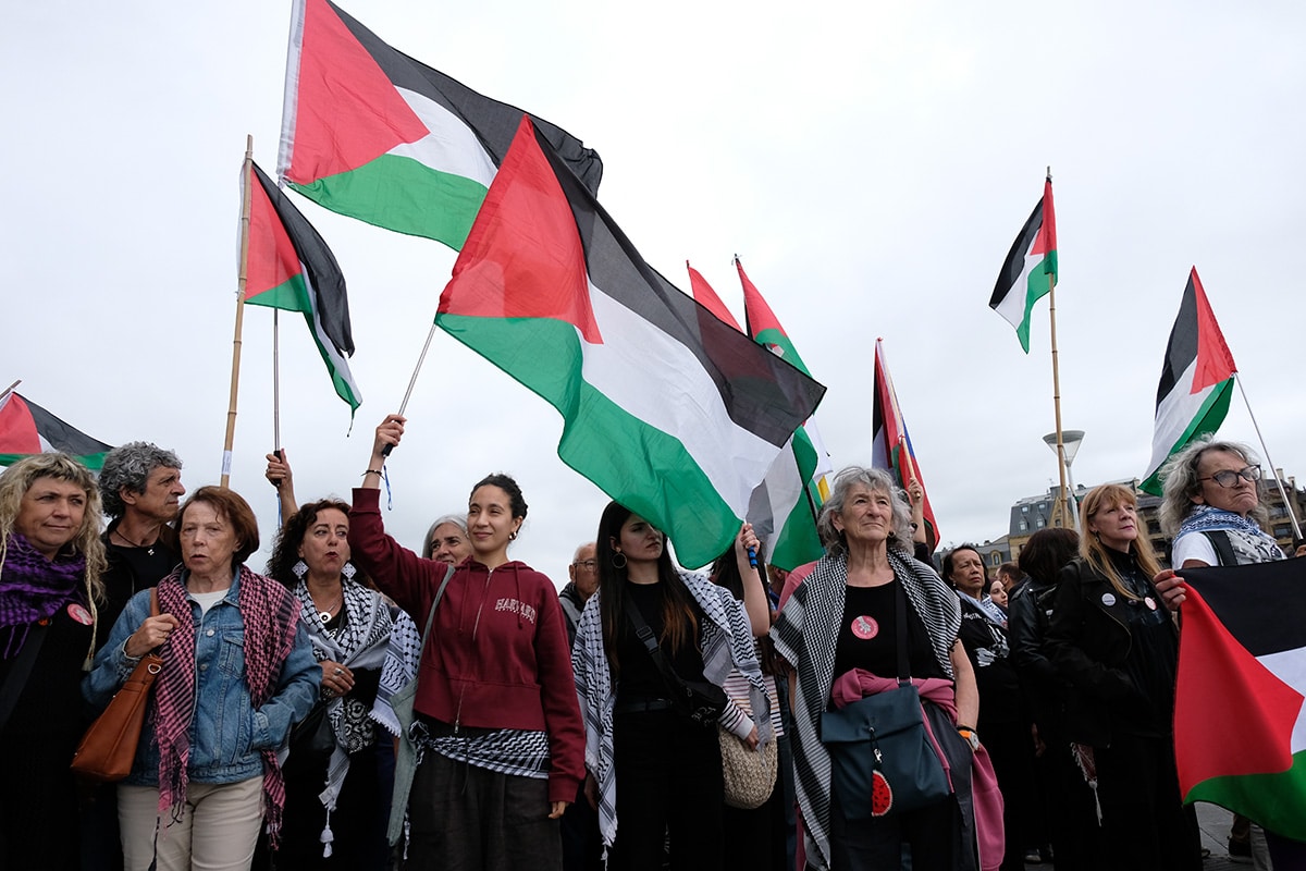 XE3S9366 (Fotos) Multitudinaria protesta en Donostia contra el genocidio en Palestina