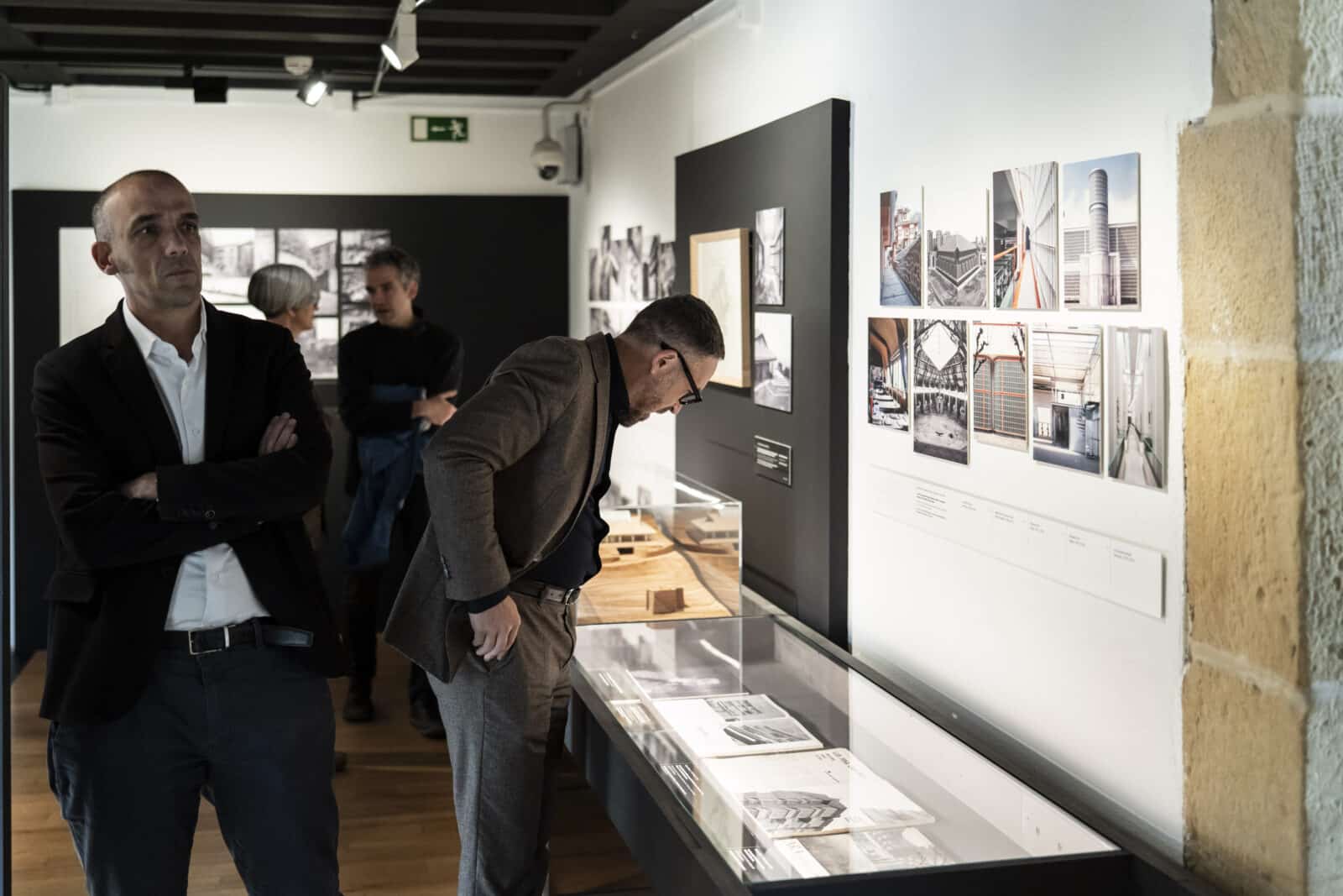 Denis Itxaso Pablo Garcia Astrain Plaza del tenis erakusketa El Instituto de Arquitectura de Euskadi dedica una exposición a la Plaza del Tenis y al legado de Peña Ganchegui