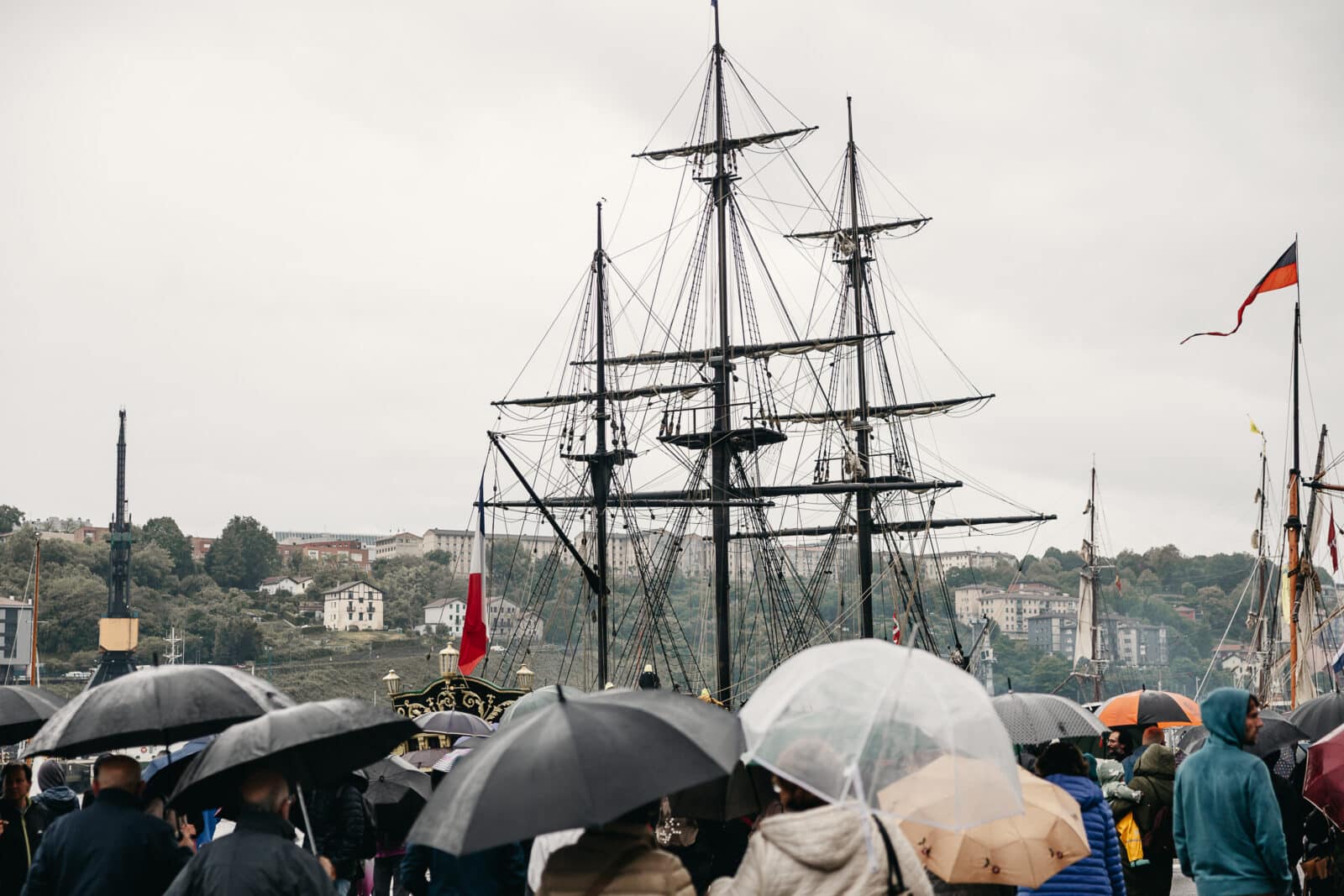 PIF2026-EA2A9118 PIF2026 EA2A9118 Pasaia celebra bajo la lluvia el regreso de su gran fiesta marítima