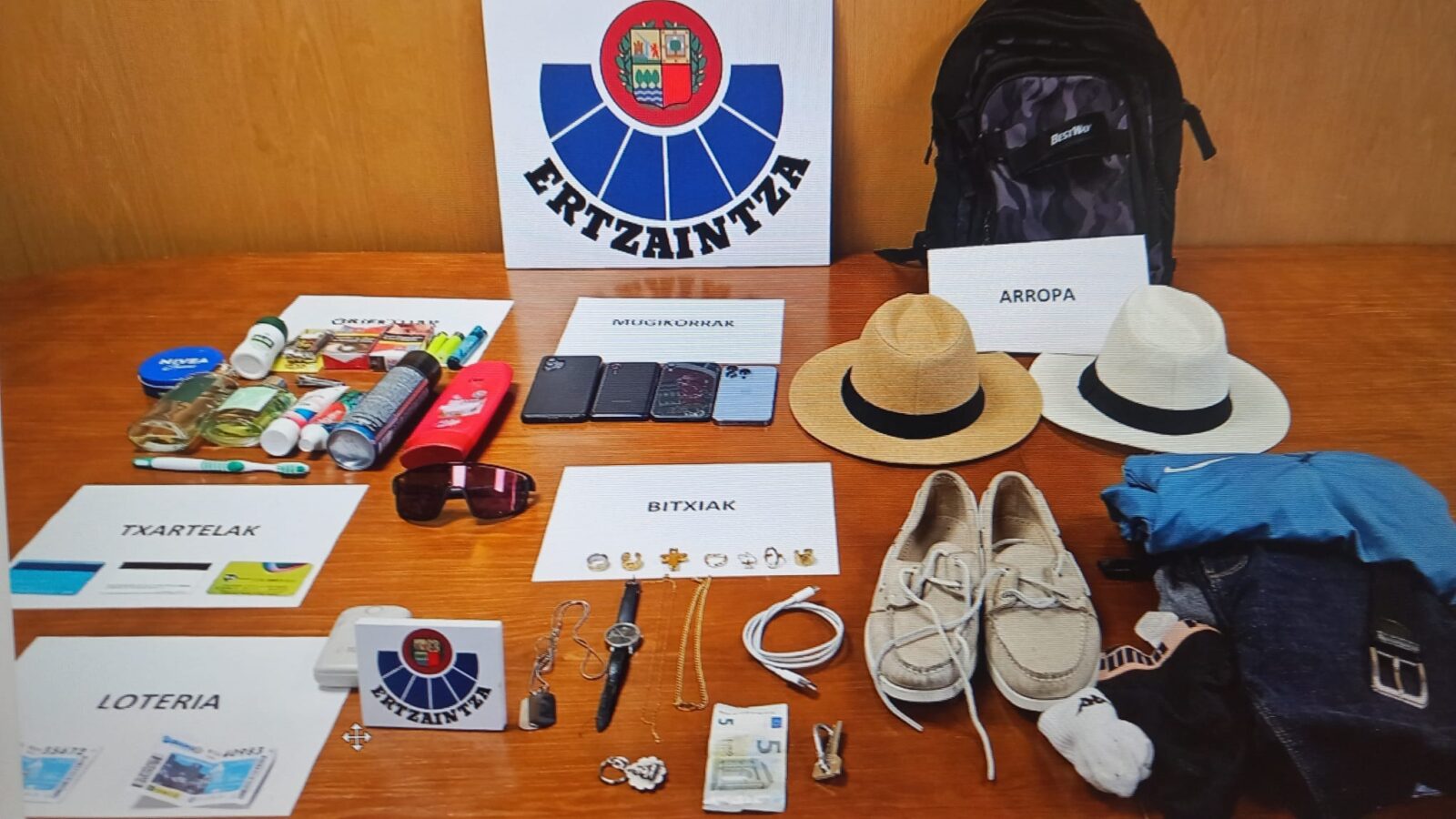 robos playas Detenidos dos hombres por una oleada de hurtos en las playas de Hondarribia y Donostia