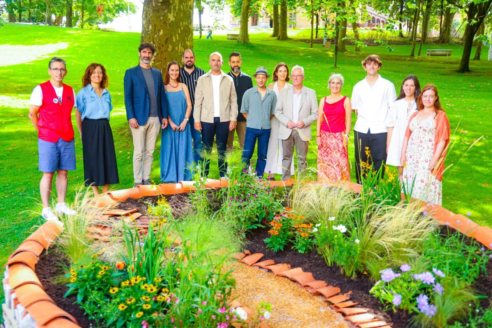 F.FAMILIA2 F.FAMILIA2 Donostia estrena tres esculturas concebidas como refugios para la biodiversidad urbana