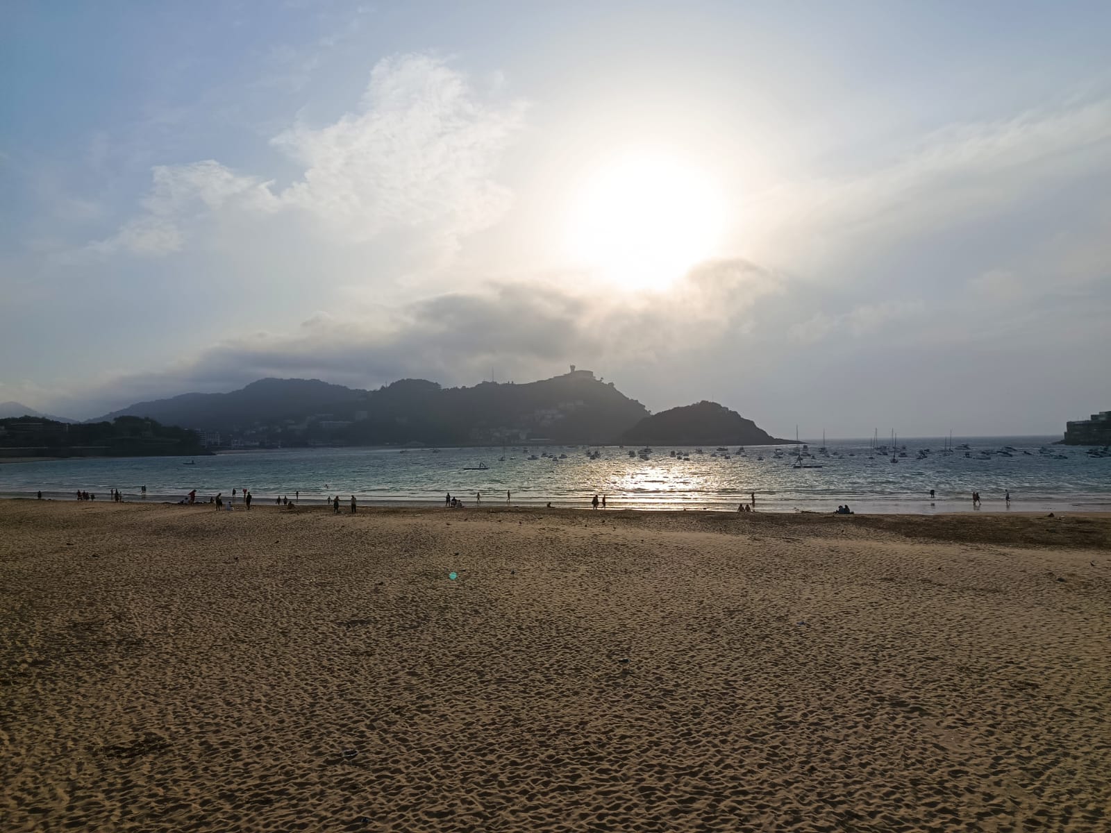 WhatsApp Image 2026 07 12 at 20.13.40 3 La galerna pone fin al intenso calor en Donostia