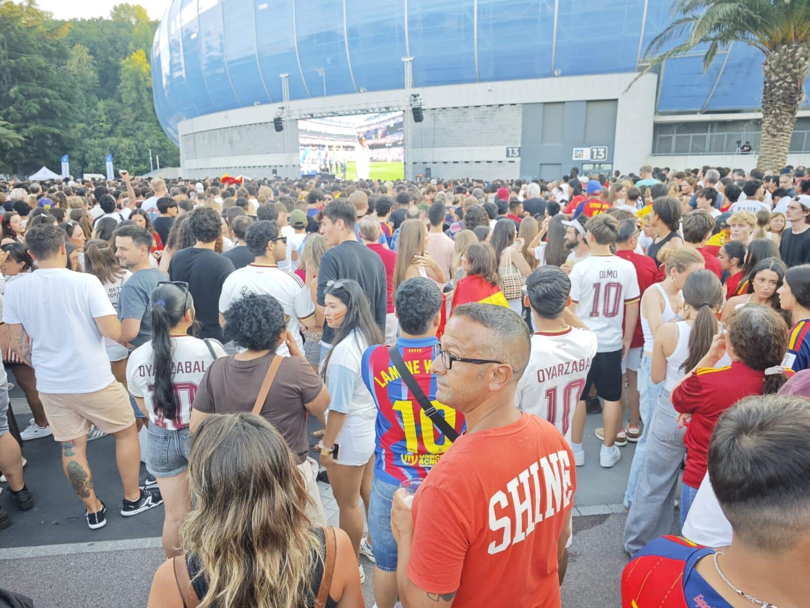 WhatsApp Image 2026-07-19 at 20.46.53 WhatsApp Image 2026 07 19 at 20.46.53 (Fotos) Miles de aficionados en Anoeta disfrutan de la final del Mundial