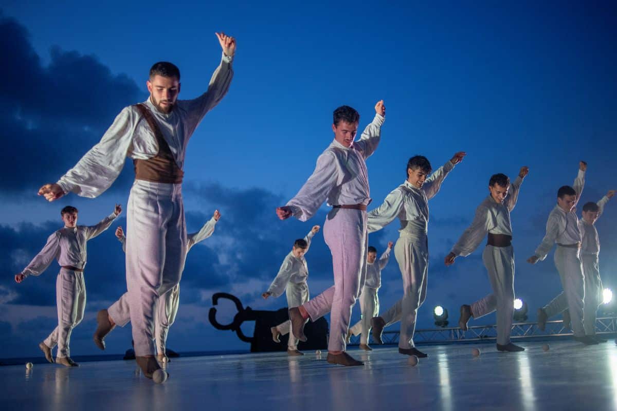 Iturritik reunirá en Donostia danza vasca, circo, tango acrobático y ‘pole dance’ 1 V ITURRITIK Kresala Dantza Taldea 4 Iturritik reunirá en Donostia danza vasca, circo, tango acrobático y ‘pole dance’
