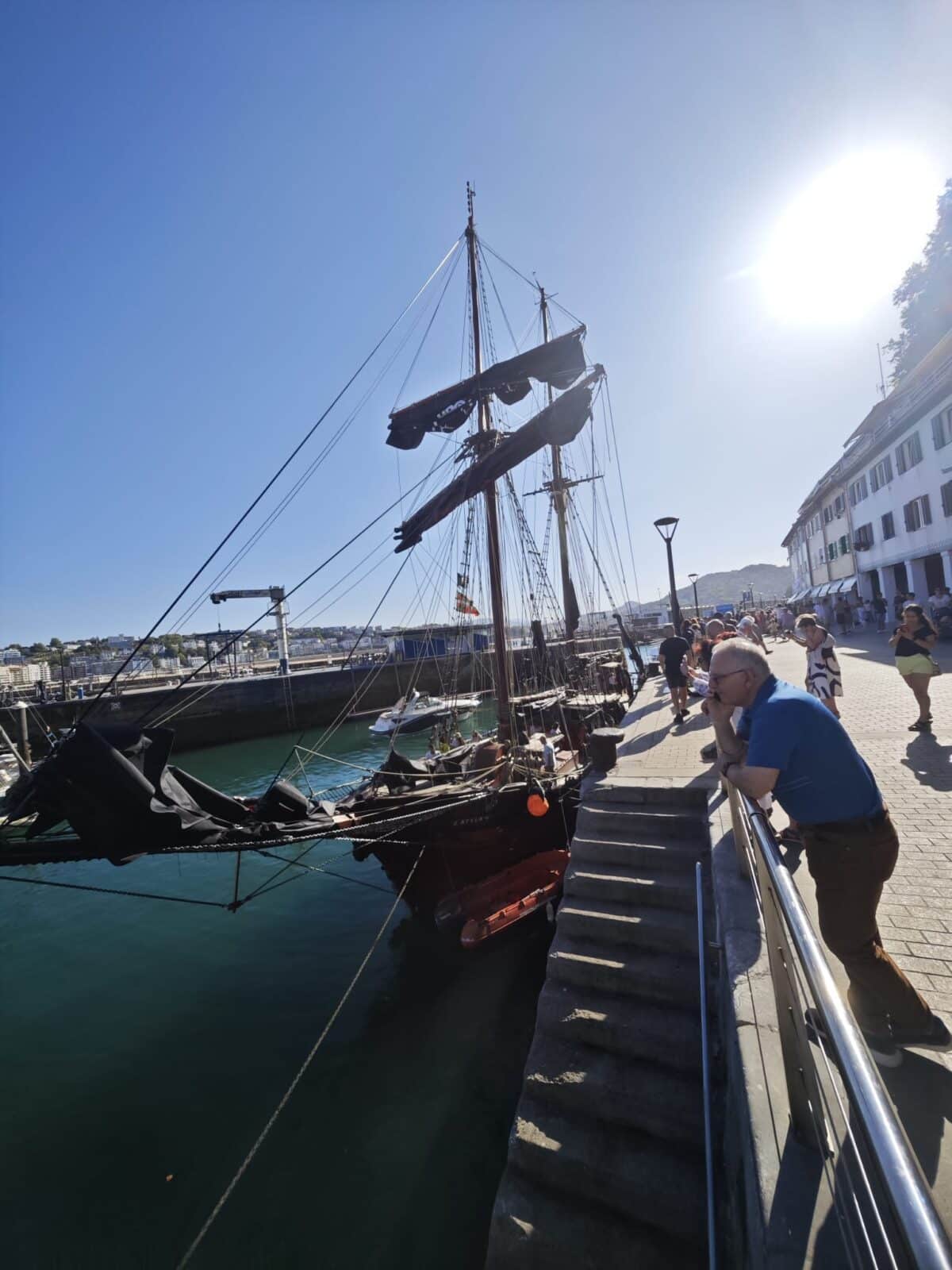 WhatsApp Image 2026 08 07 at 20.37.45 (Fotos) El barco Targaryen encanta en Donostia
