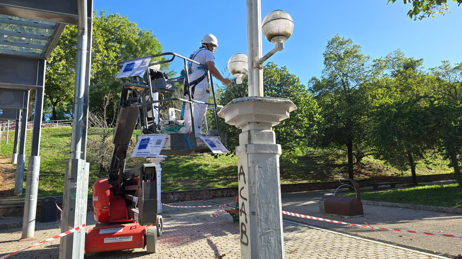 300.000 euros para reparar el mobiliario urbano en Donostia 1 foto3.jpg 300.000 euros para reparar el mobiliario urbano en Donostia